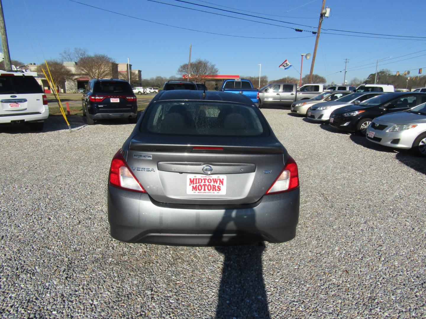 2018 Gray Nissan Versa (3N1CN7AP7JL) , Automatic transmission, located at 15016 S Hwy 231, Midland City, AL, 36350, (334) 983-3001, 31.306210, -85.495277 - Photo#6